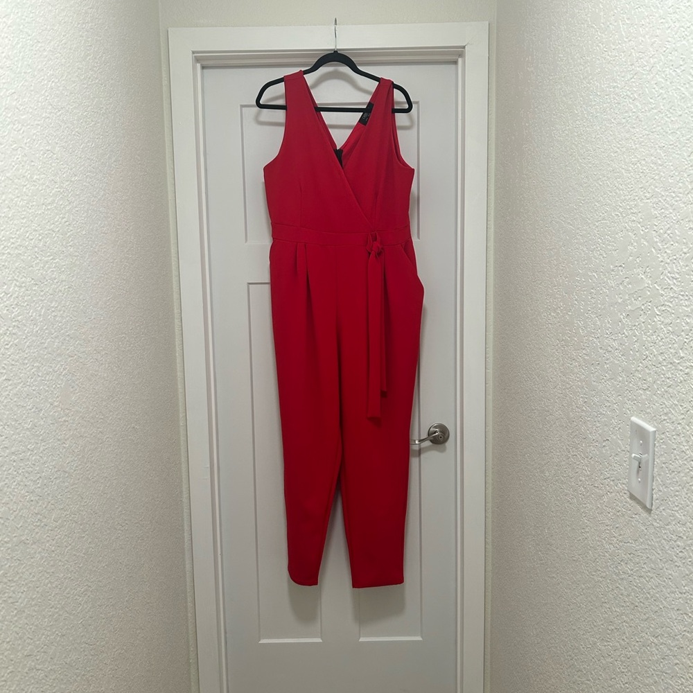 Chic Red Sleeveless Jumpsuit with V-Neckline